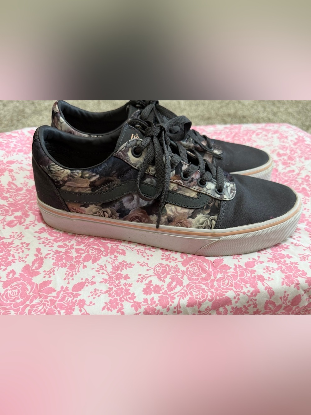 Vans Low-Top Floral Sneakers - Black with Muted Rose Print